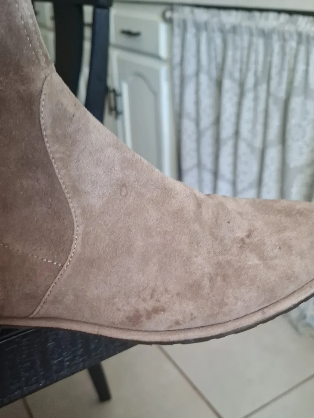 STUART WEITZMAN Brown Over-the-Knee Women's Boots - Classic Suede